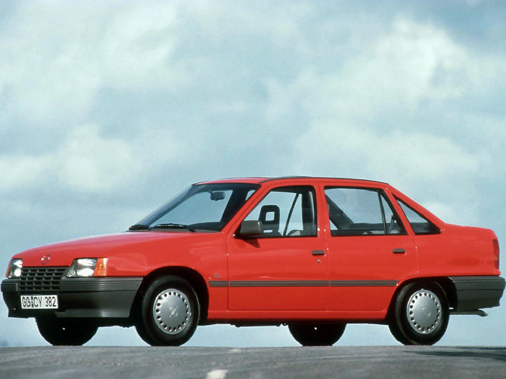 Opel kadett e седан